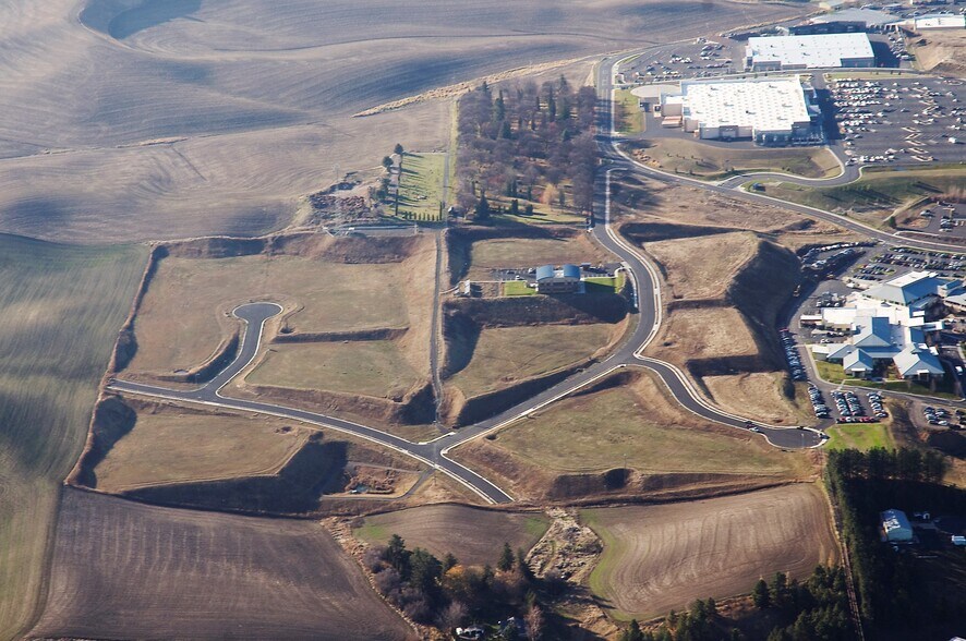 2025 SE Grande Ronde Ct, Pullman, WA à vendre - Photo de l’immeuble – Image 2 sur 6