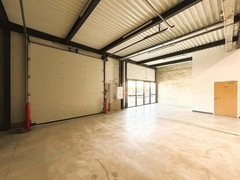 Local d’activités dans Avrainville à louer - Photo intérieure – Image 3 sur 9