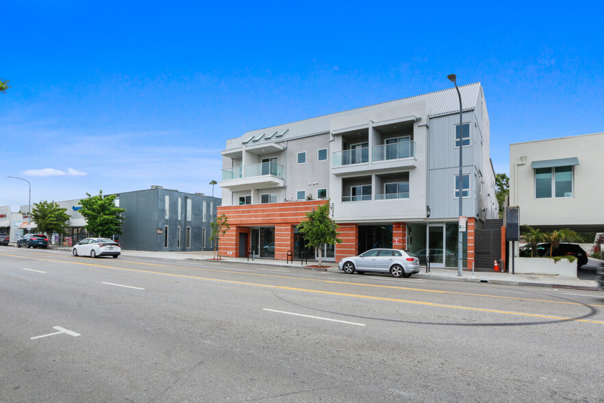 2336 Westwood Blvd, Los Angeles, CA à louer - Photo de l’immeuble – Image 1 sur 6