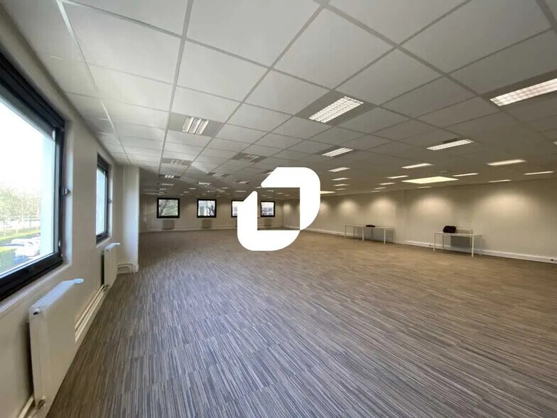 Bureau dans Villepinte à louer - Photo de l’immeuble – Image 3 sur 5