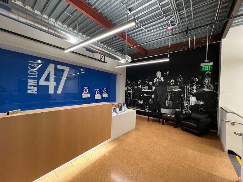 3220 Winona Ave, Burbank, CA à louer - Photo de l’immeuble – Image 2 sur 42