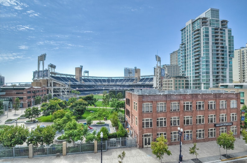 406 9th Ave, San Diego, CA à vendre - Photo de l’immeuble – Image 2 sur 24