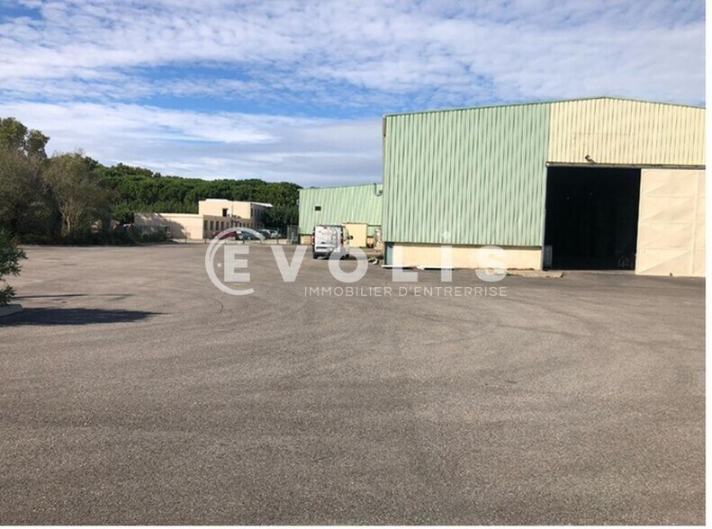 1284 Avenue De La Massane, Saint-Rémy-de-Provence à louer - Photo de l’immeuble – Image 3 sur 5