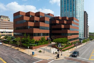 Plus de détails pour 100 S Brentwood Blvd, Clayton, MO - Bureau à louer