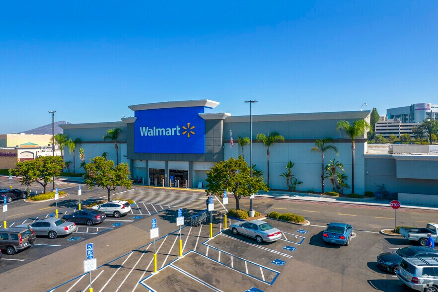 5500 Grossmont Center Dr, La Mesa, CA à louer - Photo de l’immeuble – Image 2 sur 7