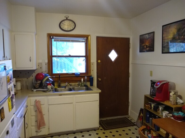 305 Augusta Ave, Dekalb, IL à vendre - Photo de l’immeuble – Image 3 sur 10