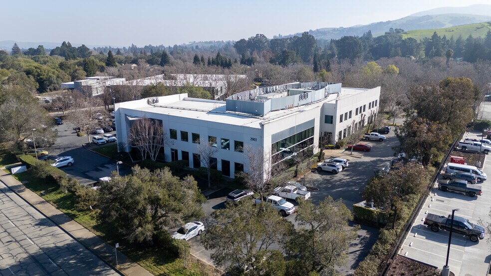 2001 Crow Canyon Rd, San Ramon, CA à vendre - Photo principale – Image 1 sur 2