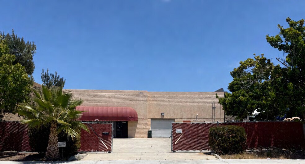 1790 Whittier Ave, Costa Mesa, CA à vendre - Photo de l’immeuble – Image 2 sur 3
