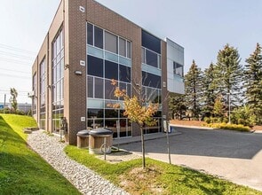 18 Fischer-Hallman Rd N, Waterloo, ON à louer Photo de l’immeuble– Image 1 sur 3