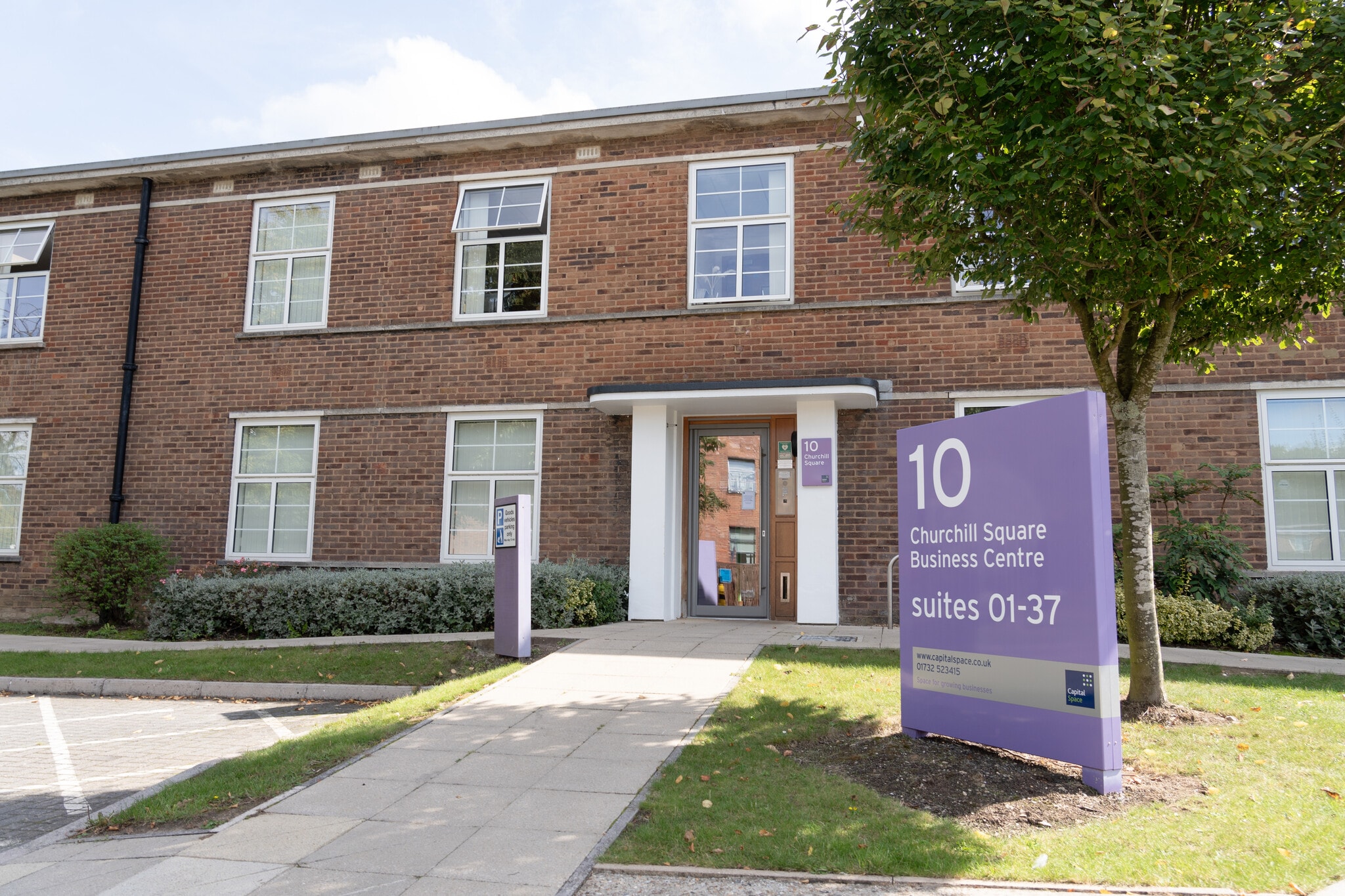10 Churchill Sq, West Malling à louer Photo de l’immeuble– Image 1 sur 2