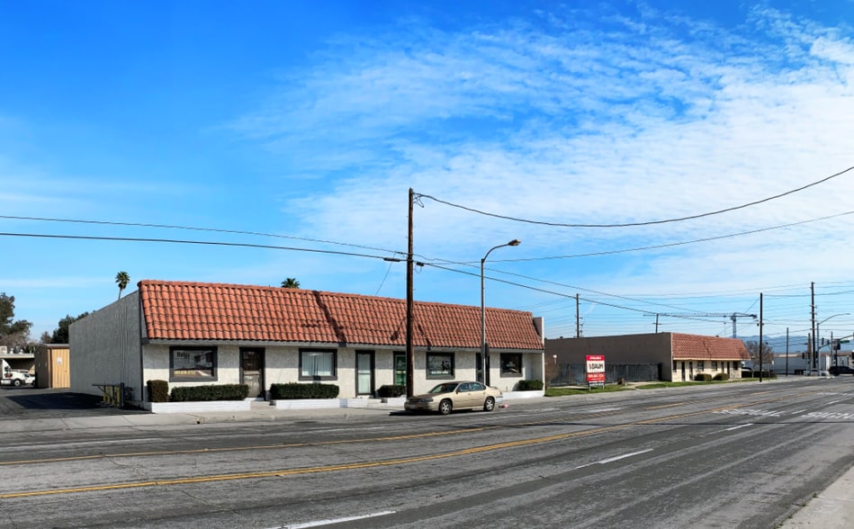 445-475 S Arrowhead Ave, San Bernardino, CA à louer - Photo de l’immeuble – Image 1 sur 17