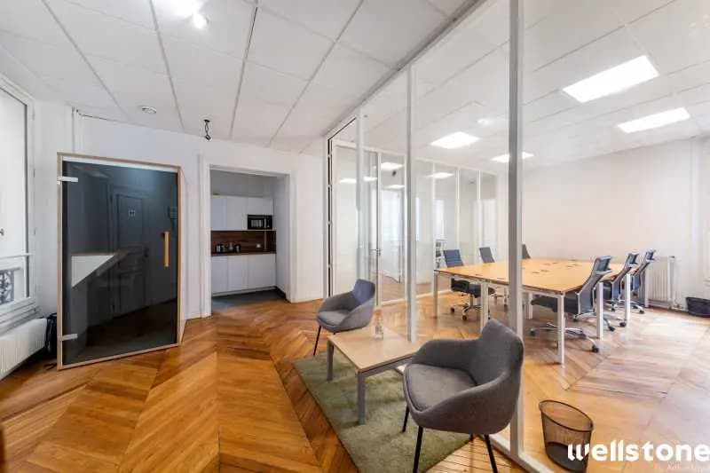 15 Rue Du Louvre, Paris à louer Photo intérieure– Image 1 sur 8