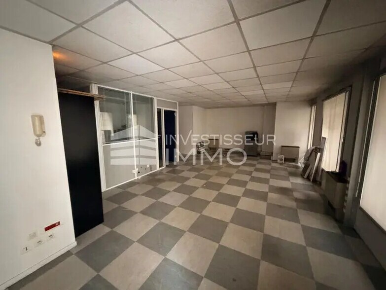 Bureau dans Fontainebleau à louer - Photo intérieure – Image 2 sur 16