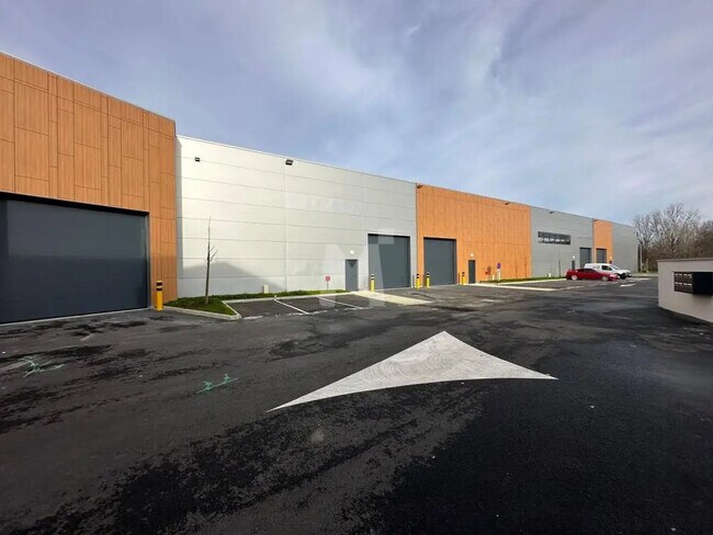 Plus de détails pour Bureau, Local d'activités à louer