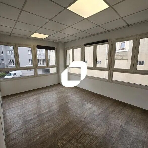Bureau dans Saint-Ouen-sur-Seine à louer - Photo de l’immeuble – Image 3 sur 7