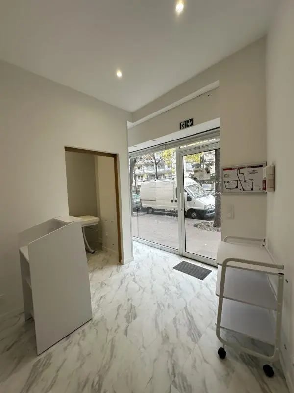 Local commercial dans Paris à louer Photo intérieure– Image 1 sur 6