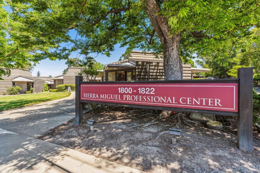 1802 San Miguel Dr, Walnut Creek, CA à vendre - Photo de l’immeuble – Image 2 sur 45
