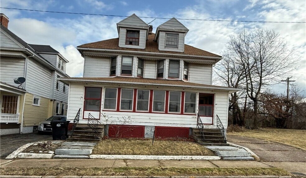 1817 Penrose Ave, East Cleveland, OH à vendre - Photo principale – Image 1 sur 23