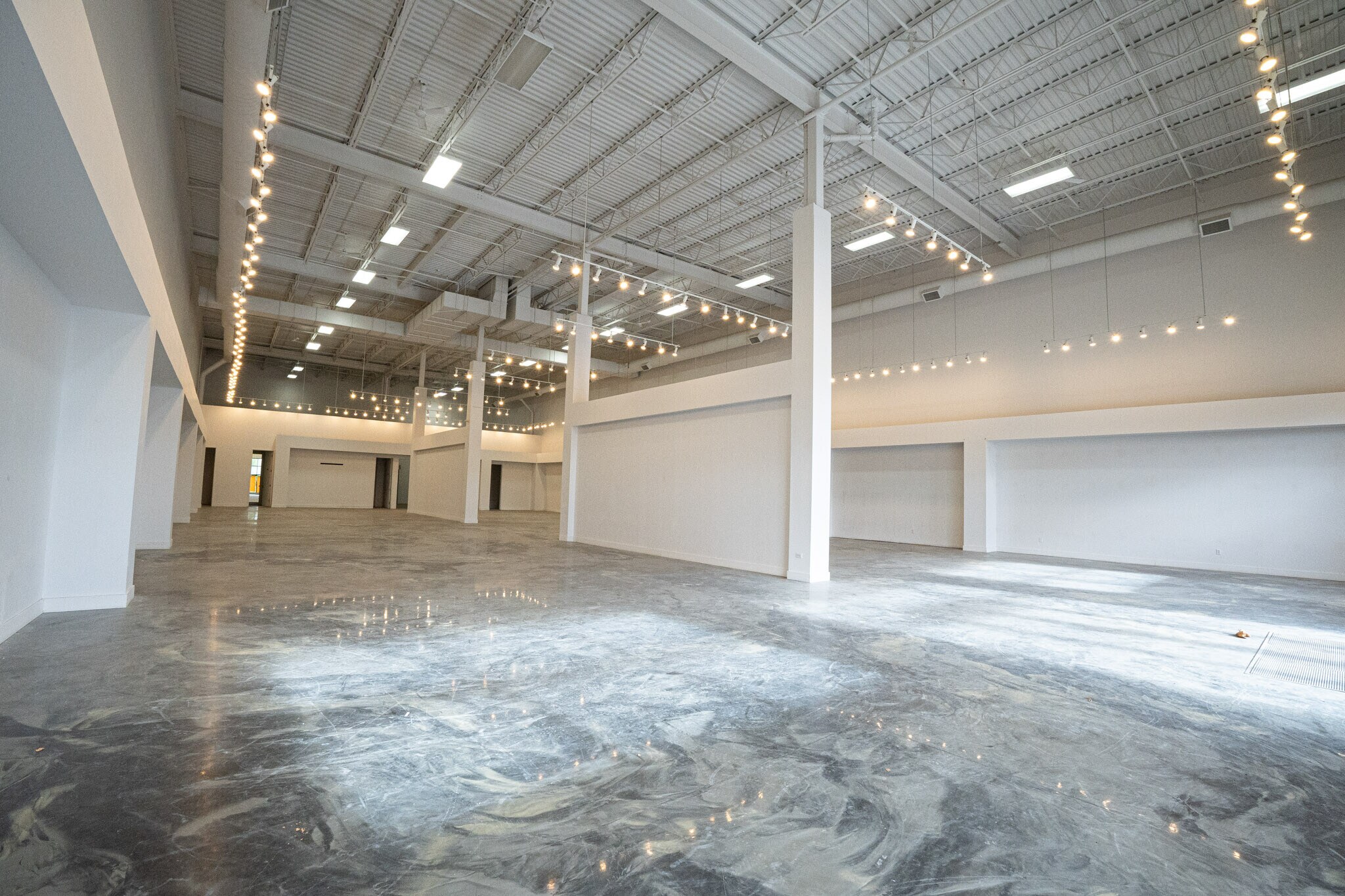 5600 Boul des Gradins, Québec, QC à louer Photo intérieure– Image 1 sur 6