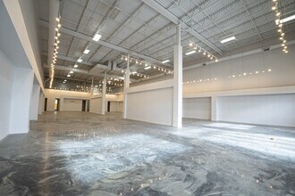 5600 Boul des Gradins, Québec, QC à louer Photo intérieure– Image 1 sur 6