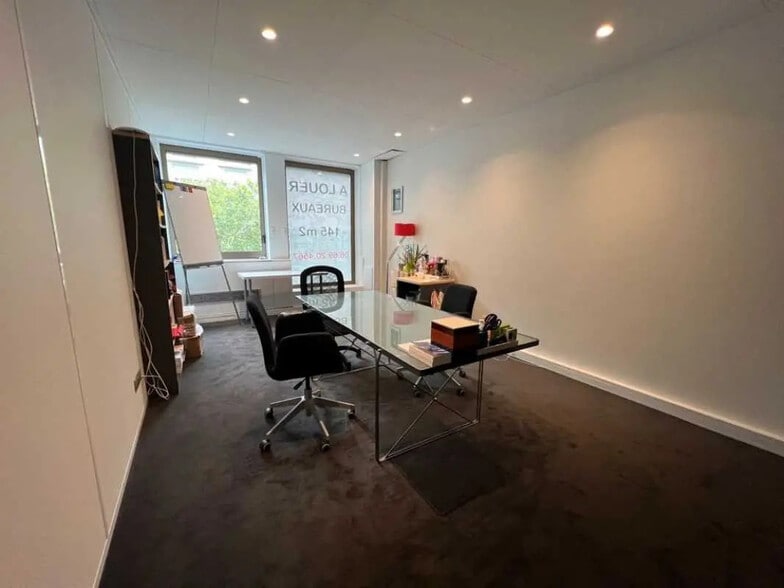 80 Avenue Marceau, Paris à louer - Photo de l’immeuble – Image 3 sur 6