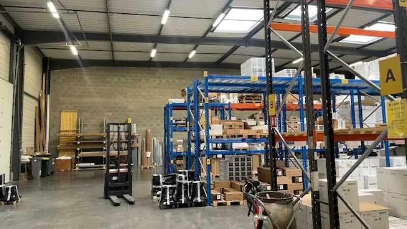 Local d’activités dans Saint-Priest à louer Photo intérieure– Image 1 sur 7