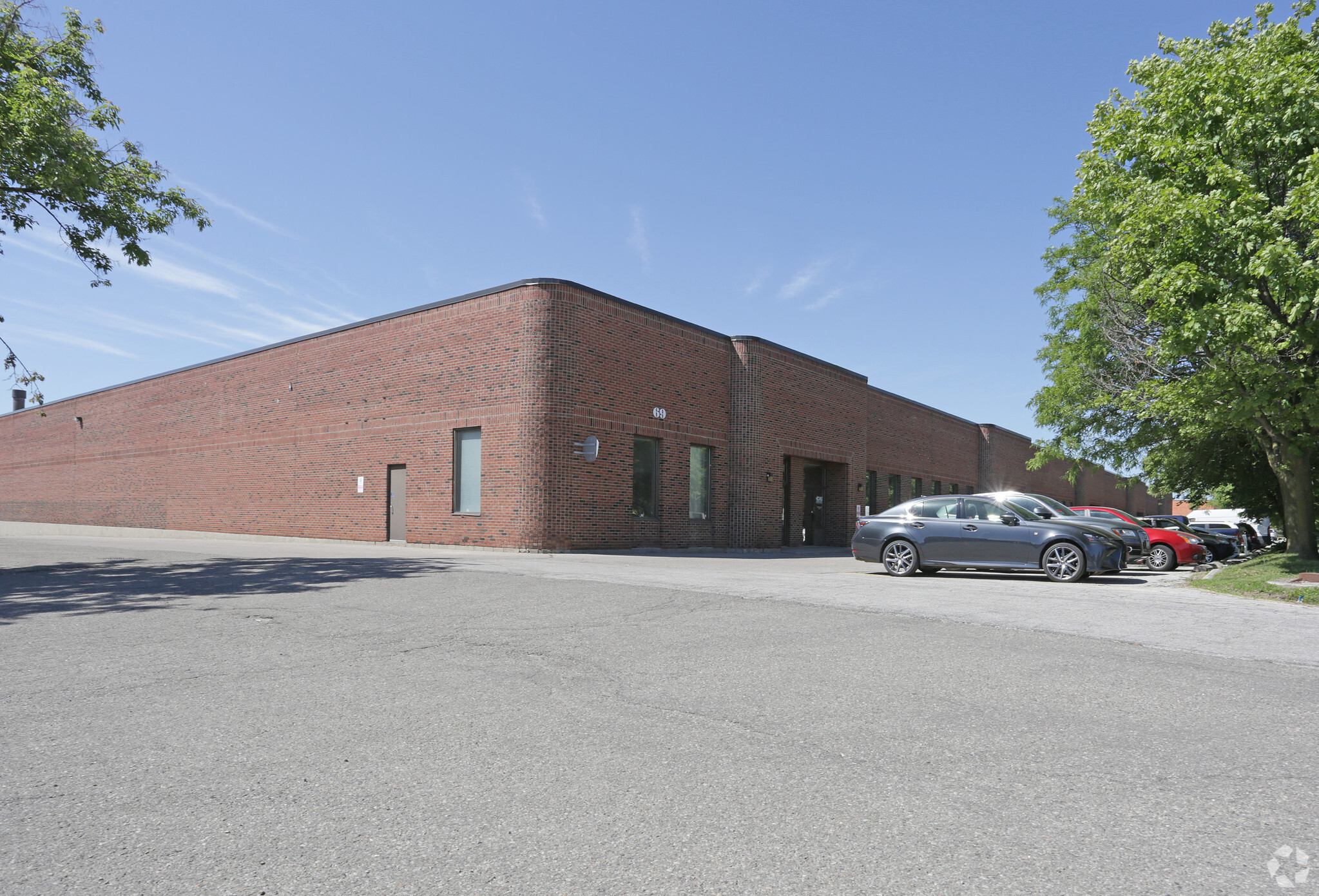 69 Viceroy Rd, Vaughan, ON à louer Photo principale– Image 1 sur 6