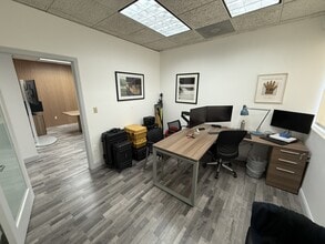 14750 NW 77th Ct, Miami Lakes, FL à louer Photo intérieure– Image 1 sur 6