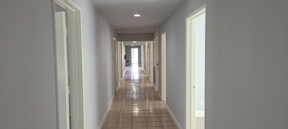 7021 Seville Ave, Huntington Park, CA à louer - Photo intérieure – Image 3 sur 11