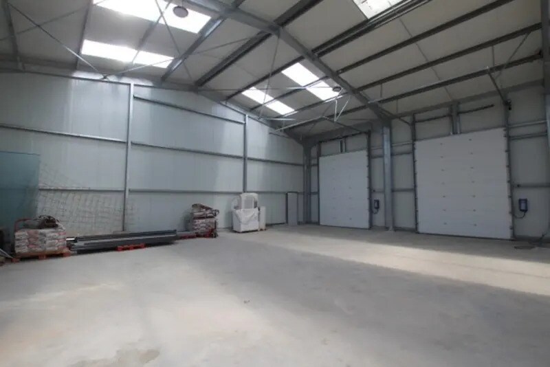 Local d’activités dans Saint-Rémy à louer - Photo intérieure – Image 1 sur 1