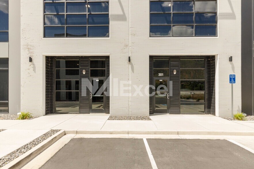1261 S 650 W, Farmington, UT à louer - Photo de l’immeuble – Image 2 sur 8