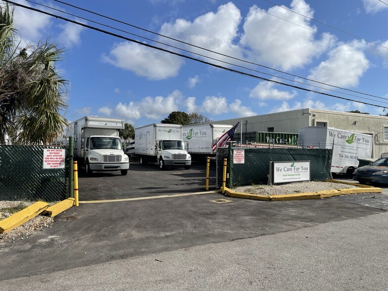 700 NW 57th Pl, Fort Lauderdale, FL à louer - Photo de l’immeuble – Image 3 sur 4