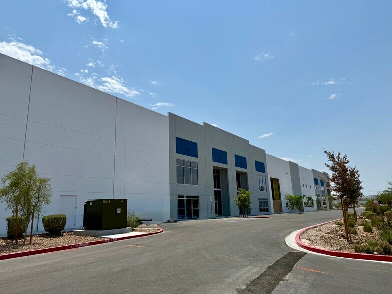 6550 Bruce St, Las Vegas, NV à louer - Photo de l’immeuble – Image 3 sur 10