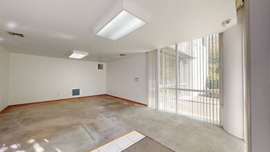 23671-23675 Via Del Rio, Yorba Linda, CA à louer Numérisation 3D Matterport– Image 1 sur 23