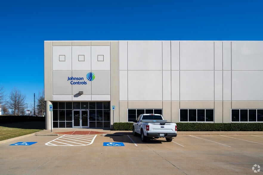 800 Railhead Rd, Fort Worth, TX à louer - Photo de l’immeuble – Image 2 sur 12