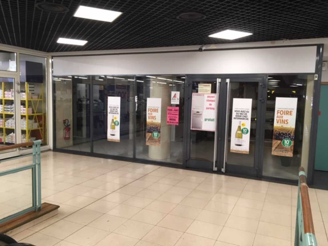 Local commercial dans Rouen à louer Hall d’entrée– Image 1 sur 3