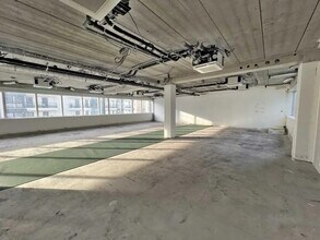 39 Rue Du Gouverneur Général Eboué, Issy-les-Moulineaux à louer Photo de l’immeuble– Image 2 sur 6