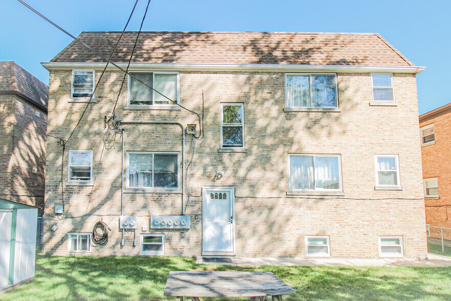 6667-69 Devon Ave, Chicago, IL à vendre - Photo de l’immeuble – Image 3 sur 24