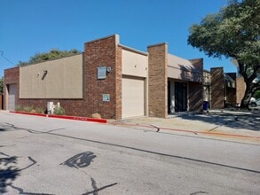 300 E New Hope Rd, Cedar Park, TX à louer Photo de l’immeuble– Image 2 sur 18