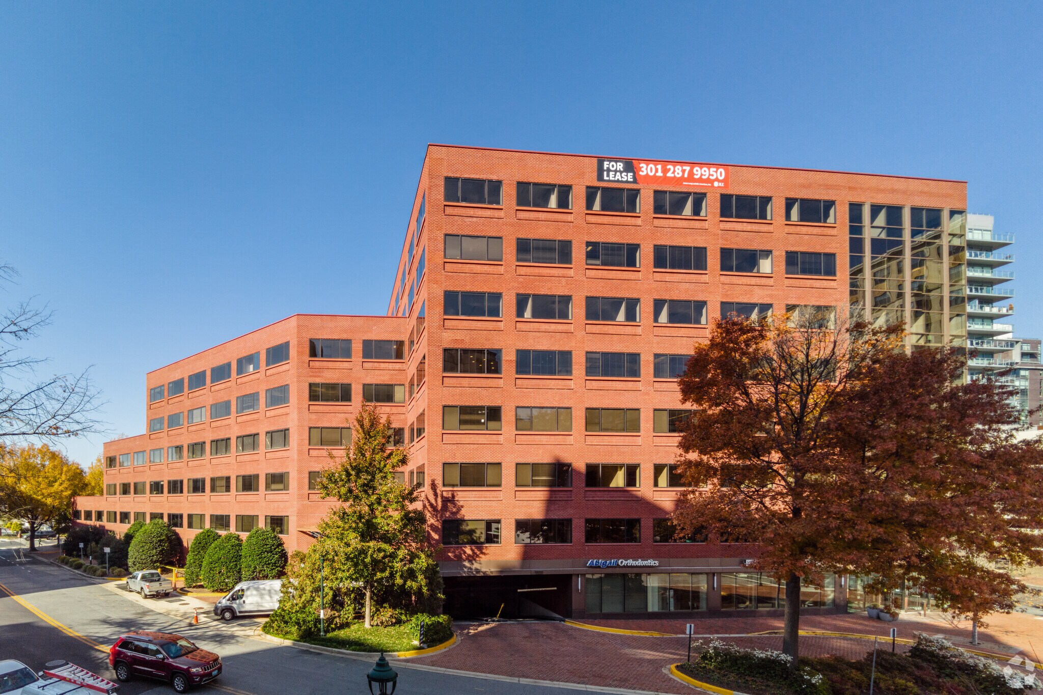 7700 Old Georgetown Rd, Bethesda, MD à louer Photo de l’immeuble– Image 1 sur 19