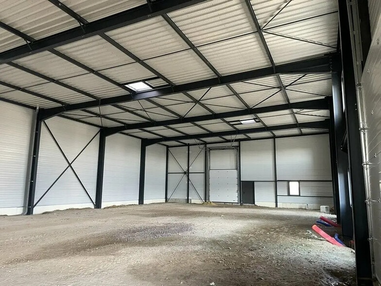 Local d'activités dans Cormelles-le-Royal à vendre - Photo intérieure – Image 2 sur 5