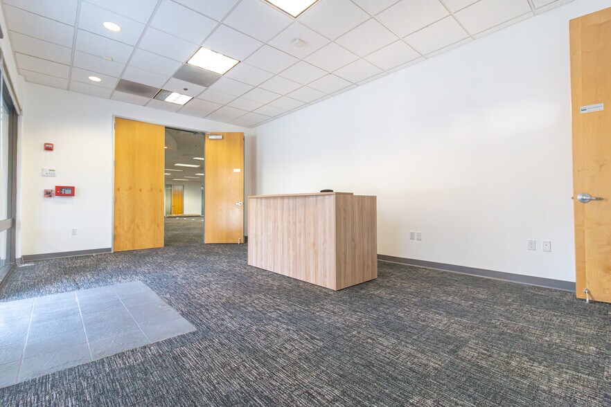 388 Oakmead Pky, Sunnyvale, CA à louer - Hall d’entrée – Image 2 sur 15