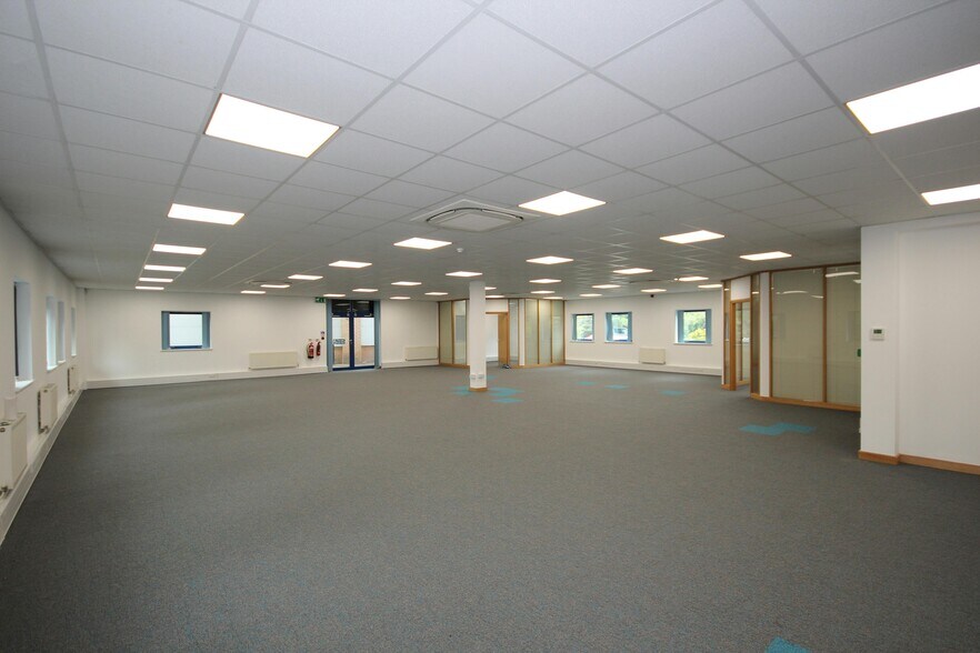 Steelpark Rd, Halesowen à louer - Photo de l’immeuble – Image 1 sur 11