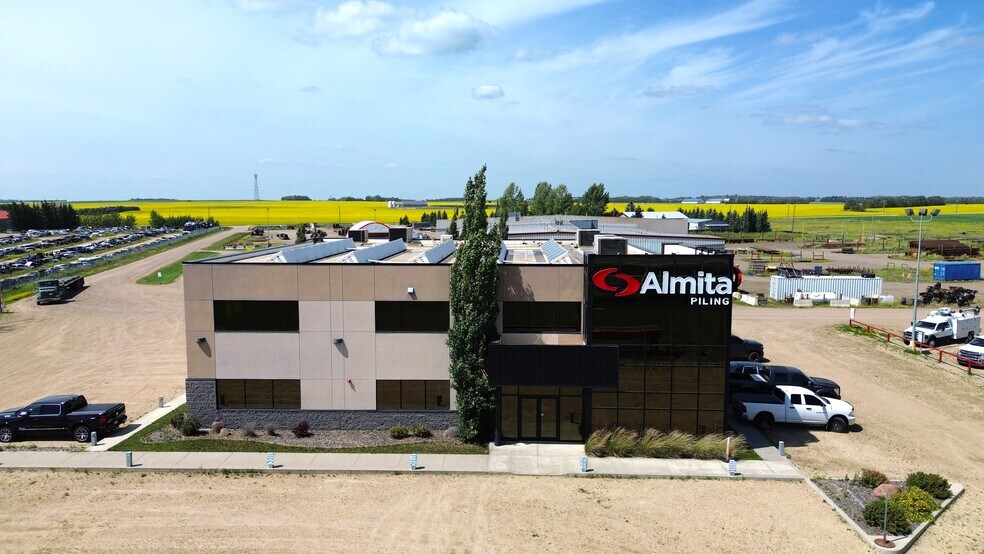 430077 Range Road 261, Ponoka, AB à louer - Photo de l’immeuble – Image 2 sur 19