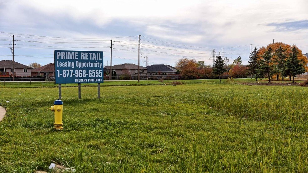 1099 Finch Dr, Sarnia, ON à louer - Photo de l’immeuble – Image 2 sur 3
