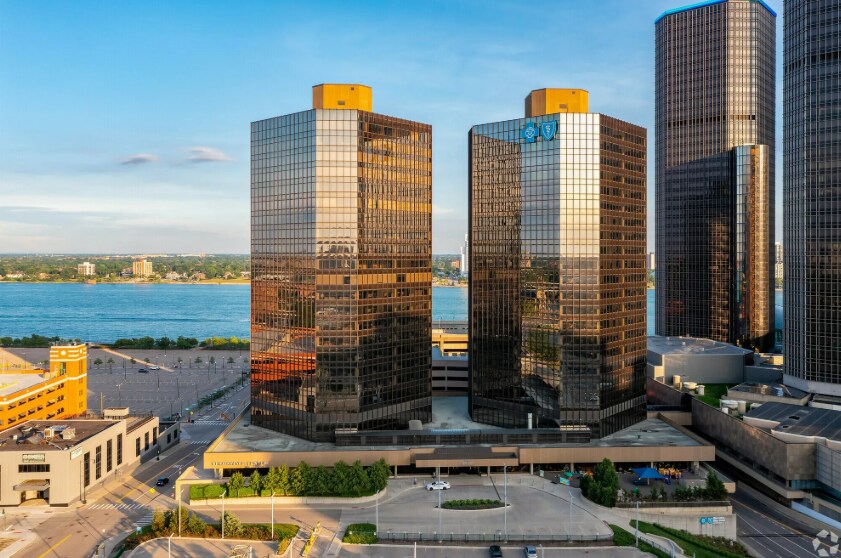600 Renaissance Ctr, Detroit, MI à louer - Photo de l’immeuble – Image 3 sur 22