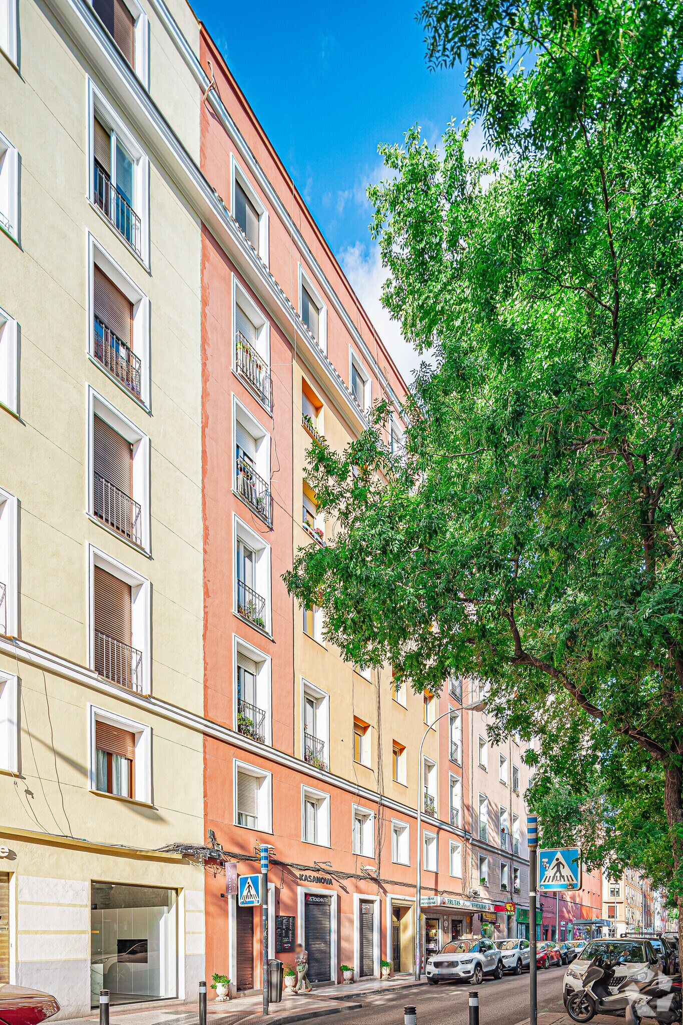 Immeuble residentiel dans Madrid, Madrid à vendre Photo principale– Image 1 sur 3