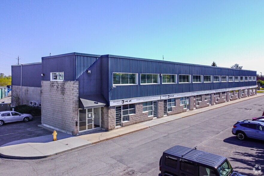 46 Antares Dr, Ottawa, ON à louer - Photo de l’immeuble – Image 3 sur 4