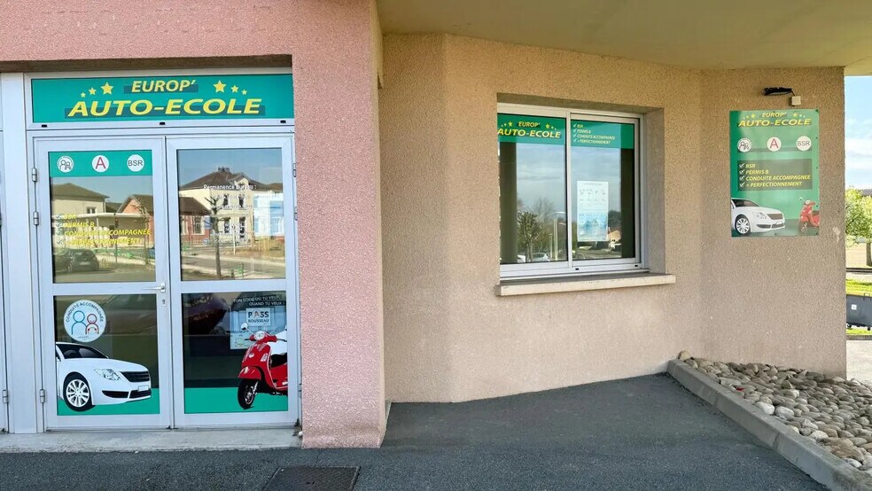 33 Rue De L'Europe, Péronnas à louer - Photo de l’immeuble – Image 2 sur 6