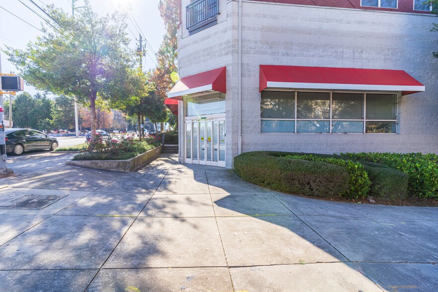 433 Highland Ave NE, Atlanta, GA à louer - Photo de l’immeuble – Image 2 sur 4